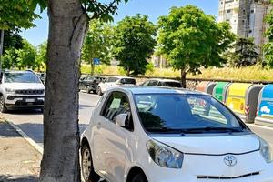 Toyota iQ