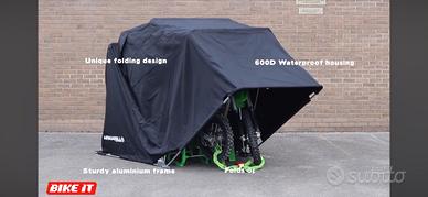 Garage in tela per moto