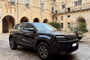 JEEP AVENGER 1.2 HYBRID SOLO 7500 KM PARI AL NUOVO