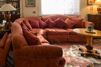 Divano angolare TreCi Salotti in velluto aragosta