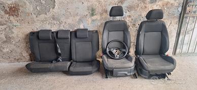 sedili interni Volkswagen polo 6r e volante