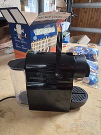 Macchina caffè De Longhi con scorta di capsule