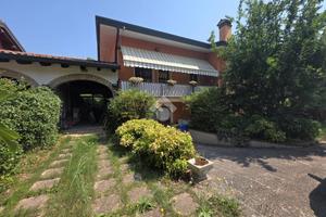 VILLA SINGOLA A PAESE