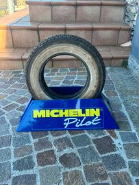 Michelin espositore
