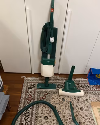 Aspirapolvere Folletto modello VK 122