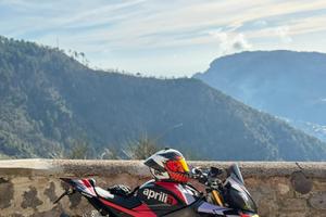 Aprilia tuono v4 replica v4x