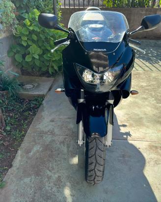 Honda cbf 600