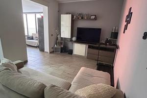 Luminoso Appartamento ristr con terrazzo angolare