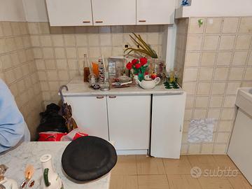 Pensili cucina e cucina fornello  a gas 4 fuochi