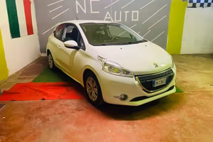 Peugeot 208 1.4 HDi 68 CV 3 porte Allure