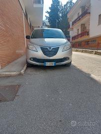 Ypsilon benzina/metano