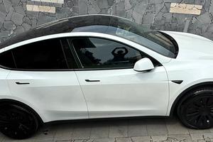 Tesla model Y rwd