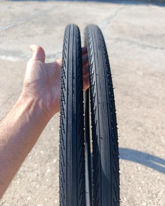 2 copertoni-pneumatici per bici 700x35 Bontrager 