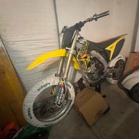 Suzuki RM 250 4T