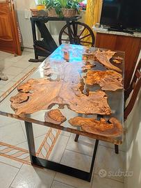 tavoli in legno e resina