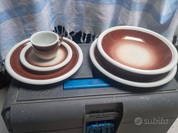 servizio piatti e caffè 