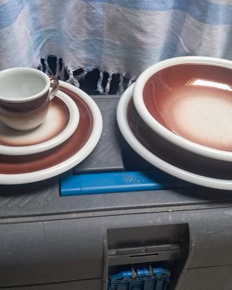 servizio piatti e caffè 