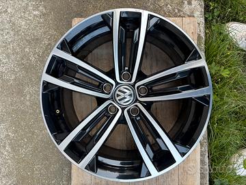Cerchi In lega Originali Volkswagen Golf 17”
