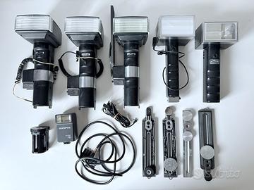 Lotto flash Metz e Olympus con staffe e accessori