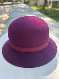 Cappello Chanel in peltro viola