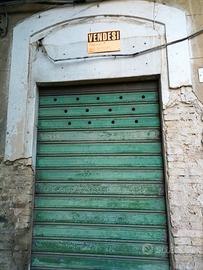 Magazzino Via Dante Alighieri a Caltanissetta