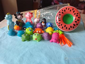 lotto 22 animaletti+1 salvagente+sacca 