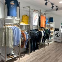 Arredamento negozio abbigliamento