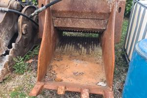 MB CRUSHER BF90-3
