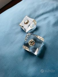 Coppia bottoni gioiello vintage in plexiglas