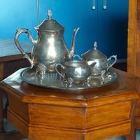 Servizio da tè argentato