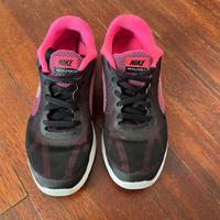 Nike Revolution running