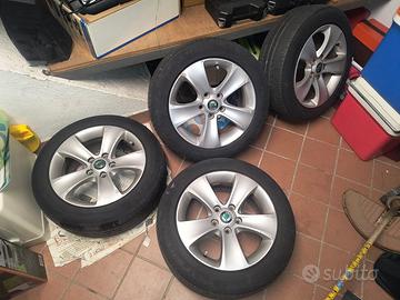 Cerchi in lega e pneumatici 16”