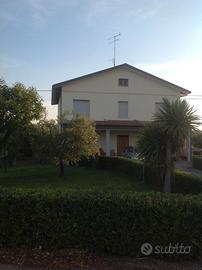 Casa singola bifamiliare con terreno