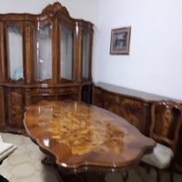 sala da pranzo in radica di noce