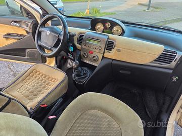 lancia ypsilon cremona