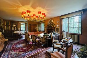 SPLENDIDA VILLA SU UN LIVELLO CON GIARDINO