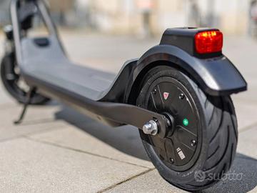 Monopattino KQi 100F  E-Scooter Nero 2026