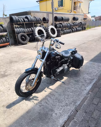 Harley Davidson dyna street bob