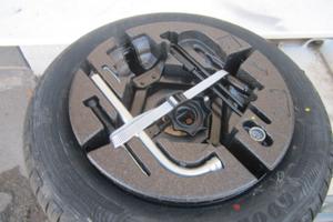 RUOTA-SCORTA+KIT-ACC-NUOVA X VOLKSWAGEN POLO 8-023