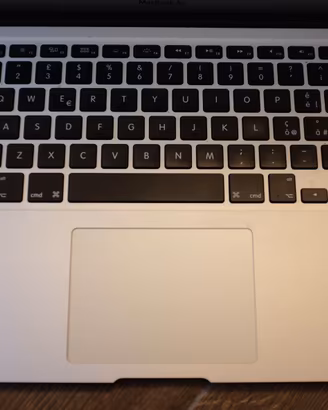 MacBook Air 13"Intel i5 / 8GB RAM / 128GB SSD