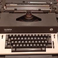 Macchina da scrivere Olimpia Report Delux