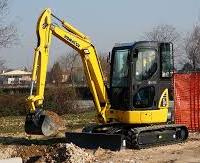 Scavazione terre uso dell'escavatore lavoretti