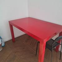 Tavolo rosso