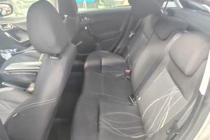 Peugeot 208 1.4 benzina/GPL