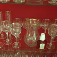 Servizi di calici di cristallo bordati oro