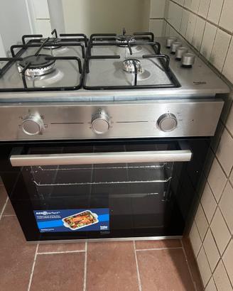 Piano cottura e forno Beko