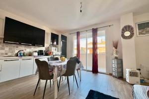 Trivano del 2021 con veranda e ascensore