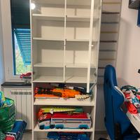 Libreria bianca con ante