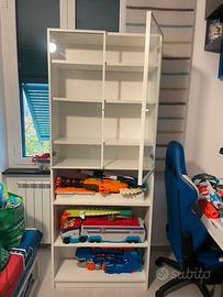 Libreria bianca con ante