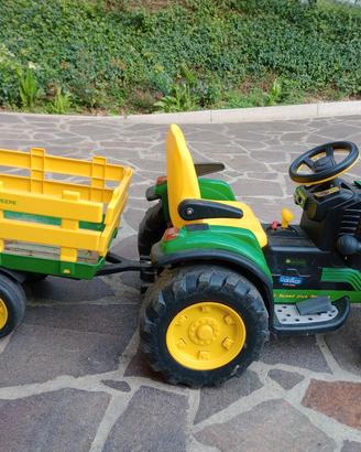 trattore per bambini John Deere  peg perego
